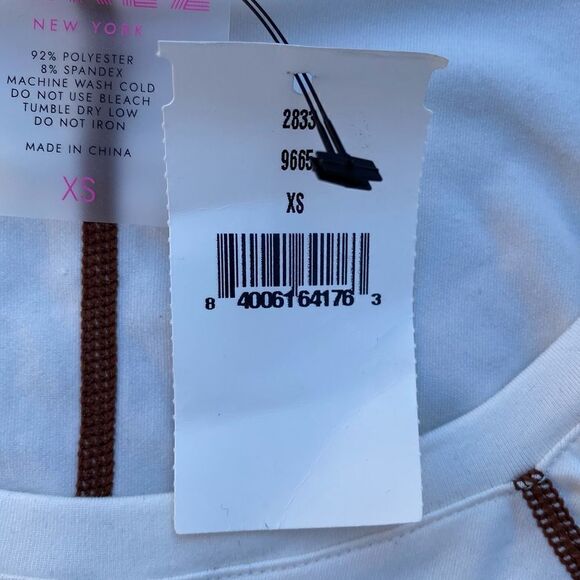 Terez Ivory WorkIt Cropped Crewneck Racerback Tank Top w/Brown Piping. XS. NWT - Picture 4 of 4